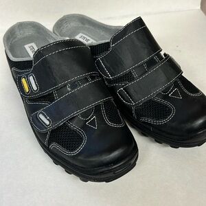 Steve Madden black comfort mules/slides. Size 9.